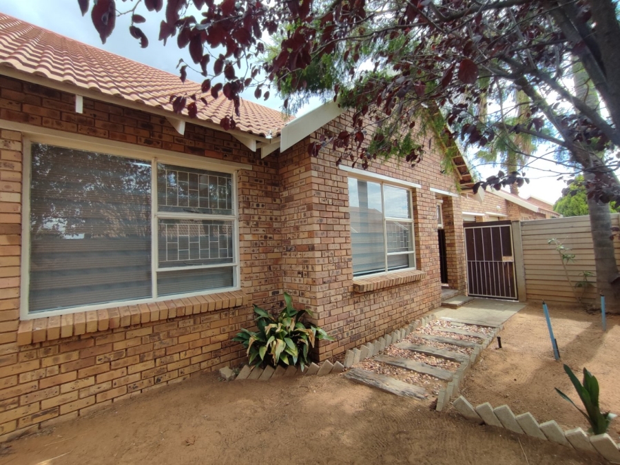 2 Bedroom Property for Sale in Fleurdal Free State